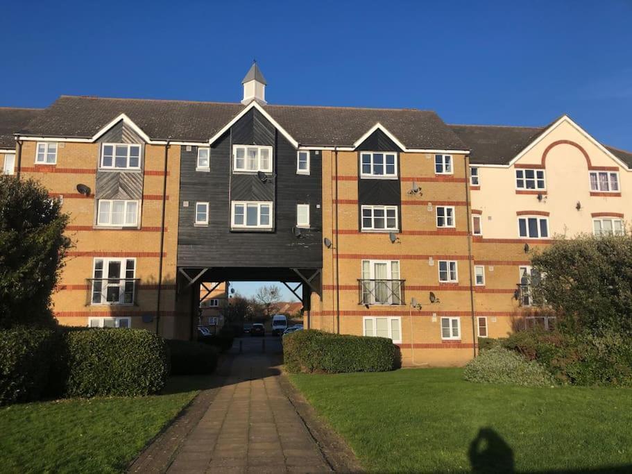 Lovely Riverside Flat Stifford Екстериор снимка