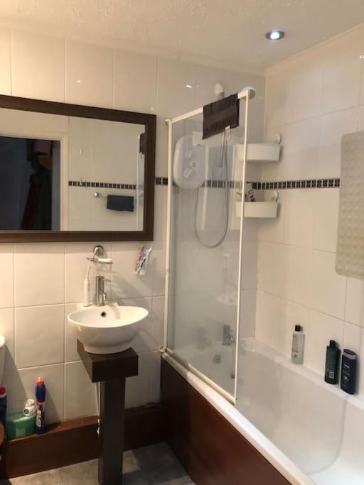 Lovely Riverside Flat Stifford Екстериор снимка